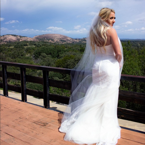 Galina from David’s Bridal Bridal Gown - Picture 3 of 6